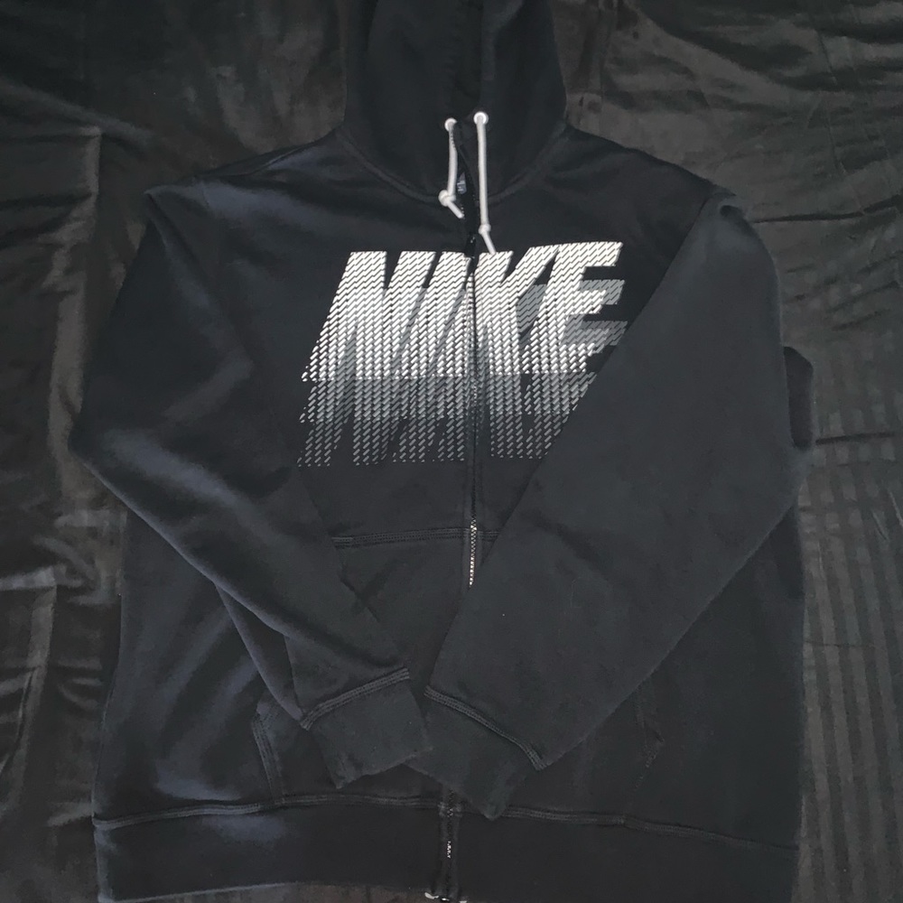 black nike zip-up hoodie